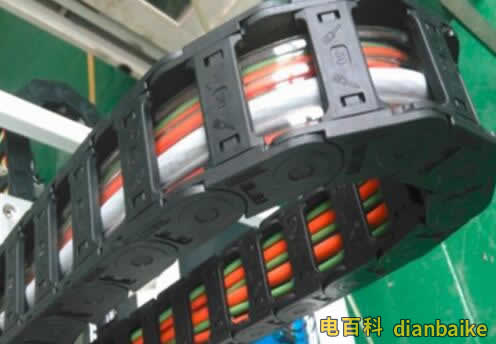 什么是拖鏈電纜？拖鏈電纜由哪些部分組成及電纜拖鏈用在什么設備？