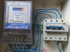 在220V和380V三相情況下，一千瓦等于多少安電流的計算公式（